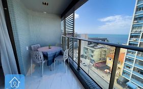 Apartamento com linda vista mar no Smart Barra 2